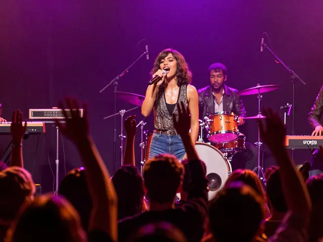 On Stage with The Ohio Players: Alli Starr’s Funk and Soul Backup Experience